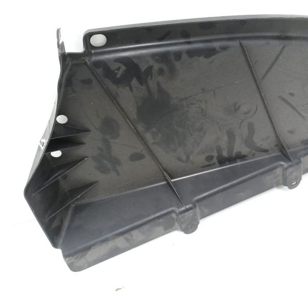 Protetor Traseiro Direito Mercedes C180 2014