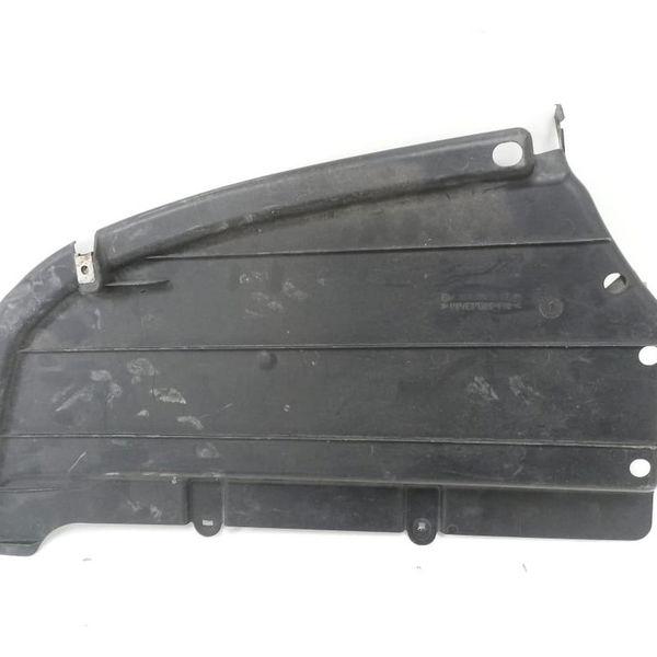 Protetor Traseiro Direito Mercedes C180 2014