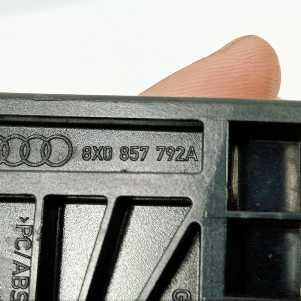 Guia Cinto Traseiro Direito Audi A1 Tfsi Sportback 2013