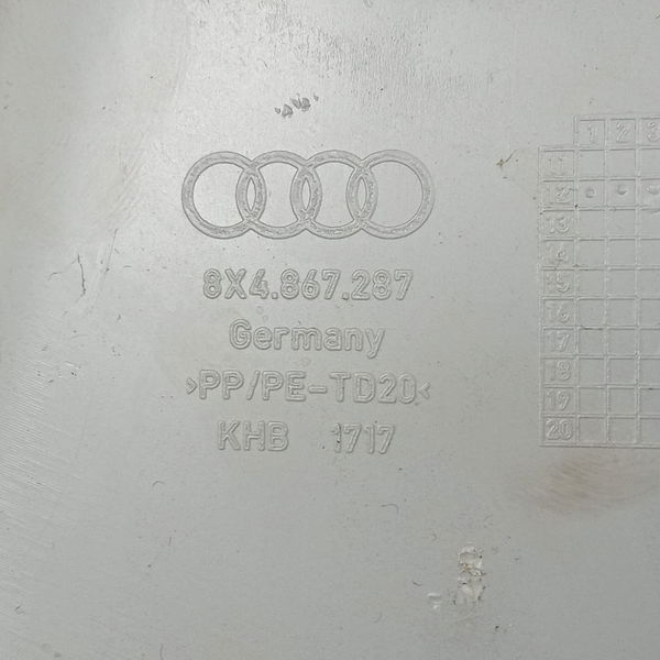 Acabamento Coluna Esquerda Audi A1 Sportback 2013 Detalhe