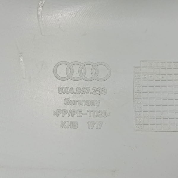 Acabamento Coluna Direita Audi A1 Tfsi 2013 Detalhe