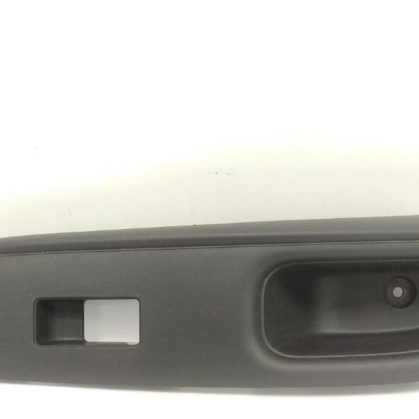 Moldura Botão Vidro Traseiro Esquerdo Nissan Versa 2019