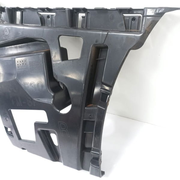 Guia Para-choque Traseiro Direito Bmw 320i 2015