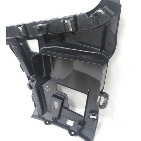 Guia Para-choque Traseiro Direito Bmw 320i 2015