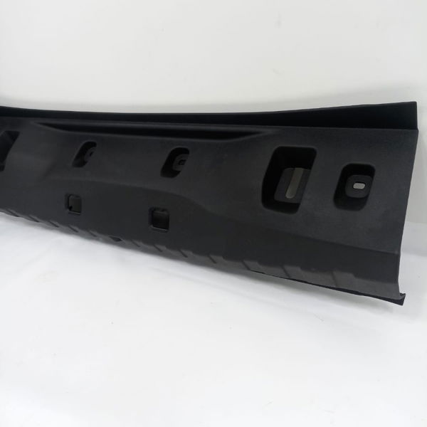 Acabamento Soleira Porta-malas Bmw 330i 2020