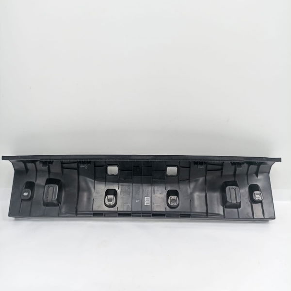Acabamento Soleira Porta-malas Bmw 330i 2020