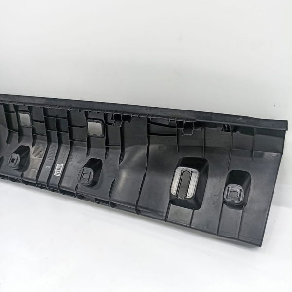 Acabamento Soleira Porta-malas Bmw 330i 2020