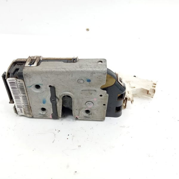 Fechadura Porta Dianteira Direita Fiat Freemont 2.4 2013