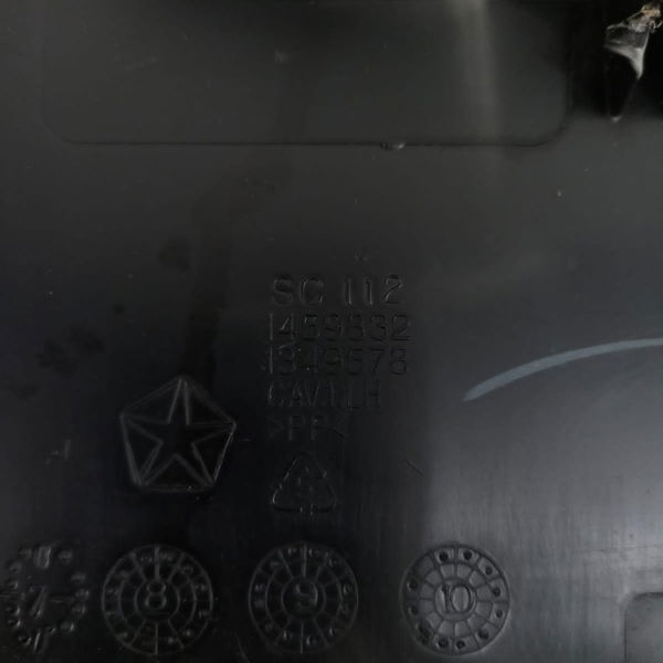 Acabamento Banco Traseiro Direito Fiat Freemont 2012 Detalhe