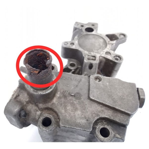 Carcaça Válvula Termostática Peugeot Partner 2003 Detalhe