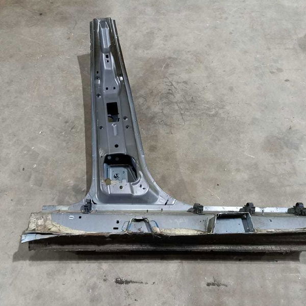 Caixa Ar Lateral Coluna Esquerda Fiat Toro 2018