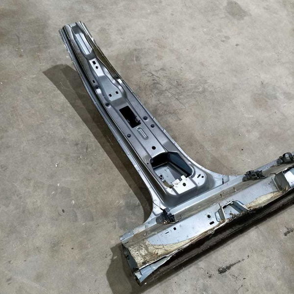 Caixa Ar Lateral Coluna Esquerda Fiat Toro 2018