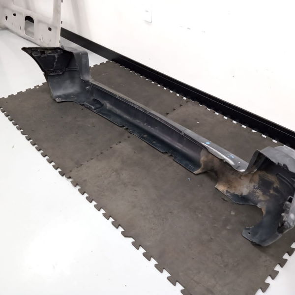 Para-choque Traseiro Peugeot Partner 2003 Detalhe