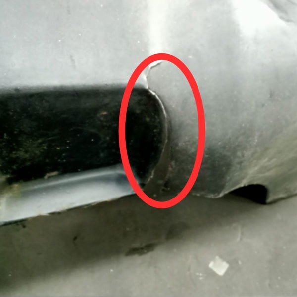 Para-choque Traseiro Peugeot Partner 2003 Detalhe