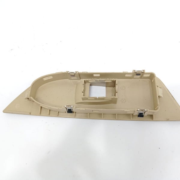 Moldura Botão Vidro Porta Traseira Direita Bmw X1 2012