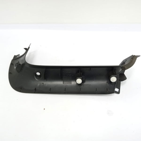 Acabamento Esquerdo Vigia Tampa Traseira Bmw X1 2012