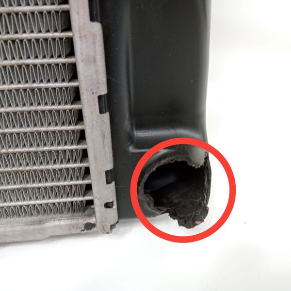 Radiador Água Bmw X1 2012 Detalhe Original