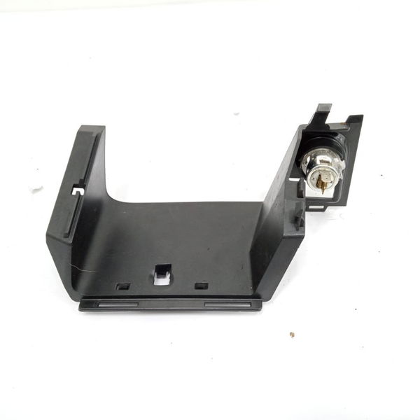 Moldura Tomada 12v Bmw X1 2012 105012200