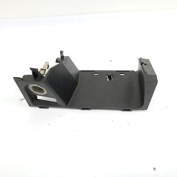 Moldura Tomada 12v Bmw X1 2012 105012200