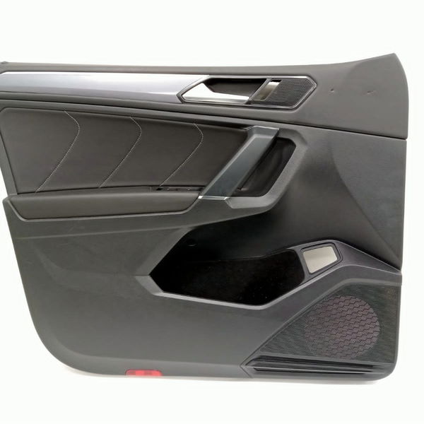Forro Porta Dianteira Esquerda Vw Tiguan R-line 2018 Detalhe