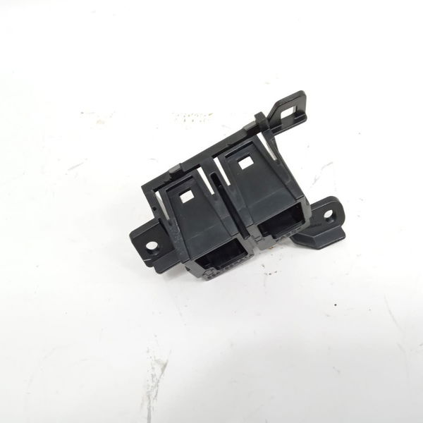 Moldura Botão Tração Estabilidade Kicks 2018 684t65ra1a