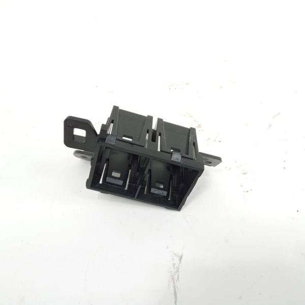 Moldura Botão Tração Estabilidade Kicks 2018 684t65ra1a