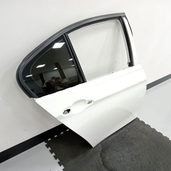 Porta Traseira Direita Bmw 328i 2014 Detalhe