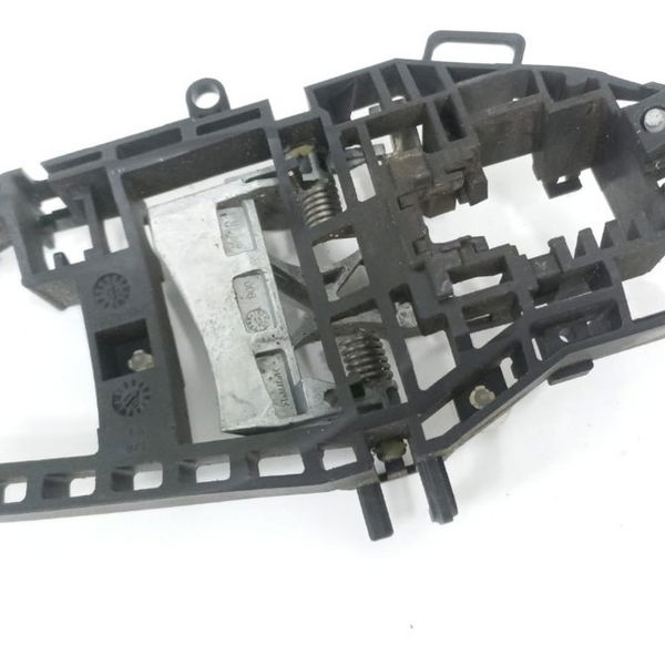 Suporte Maçaneta Externa Porta Dianteira Direi Bmw 328i 2014