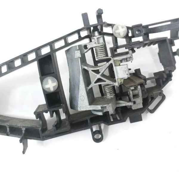 Suporte Maçaneta Externa Porta Dianteira Direi Bmw 328i 2014
