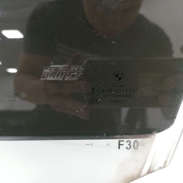 Vidro Dianteiro Esquerdo Bmw 328i 2014