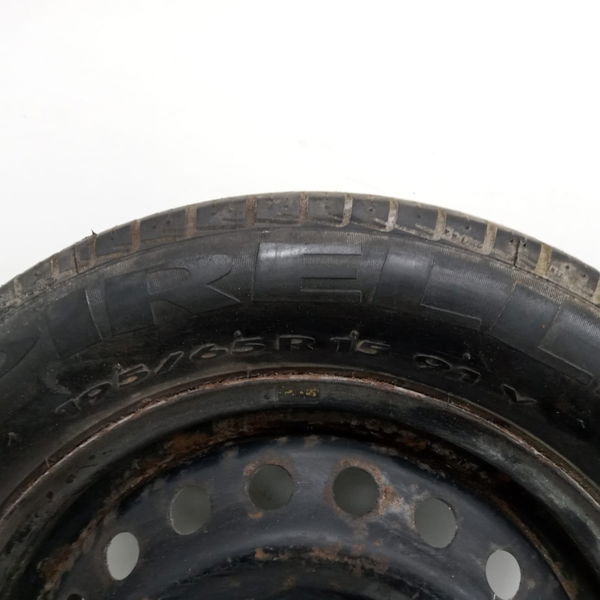 Estepe Pirelli P7 P 195/65r15 