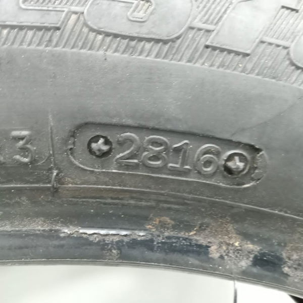Pneu Bridgestone Turanza Er370 215/55 R17 Dot 2816