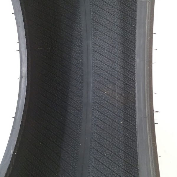 Pneu Linglong Green-max 235/45 R17 Dot 4816