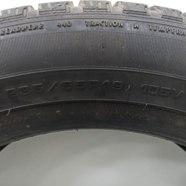Pneu Goodyear Efficientgrip 235/55 R19 Dot 2013