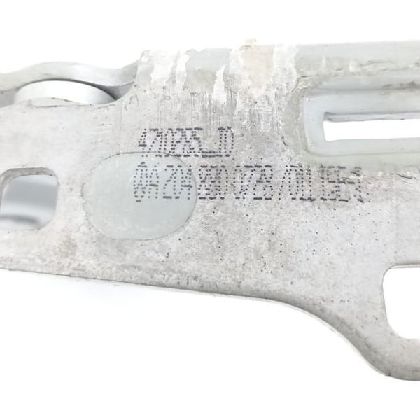 Dobradiça Esquerda Capô Mercedes C180 2013 2014