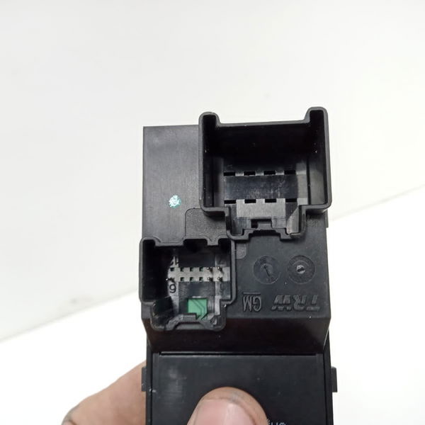 Comando Vidro Porta Dianteira Direita Tracker 2014 2015