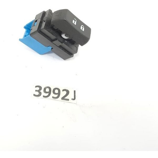 Trava Porta Dianteira Esquerda Tracker 2014 2015