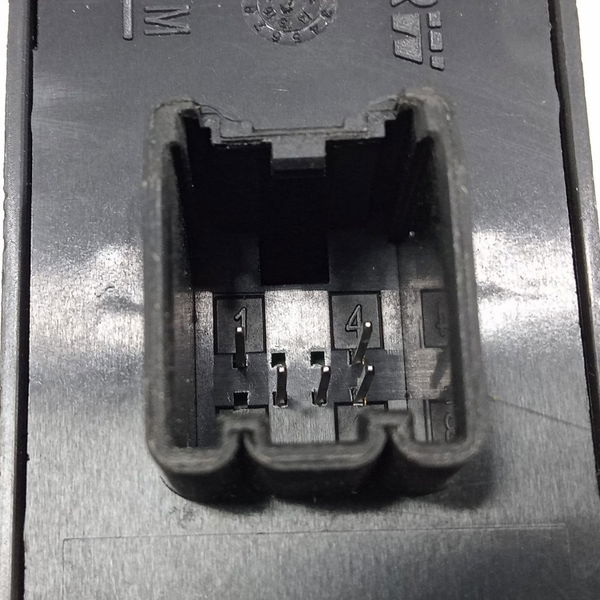Comando Vidro Porta Traseira Esquerda Tracker 2014 2015