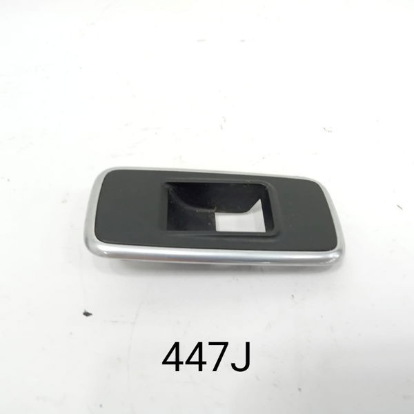 Moldura Comando Vidro Dianteiro Direito Jaguar Xf25t 2017