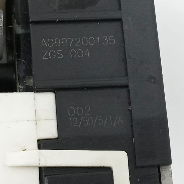 Fechadura Porta Dianteira Esquerda Mercedes C180 2013