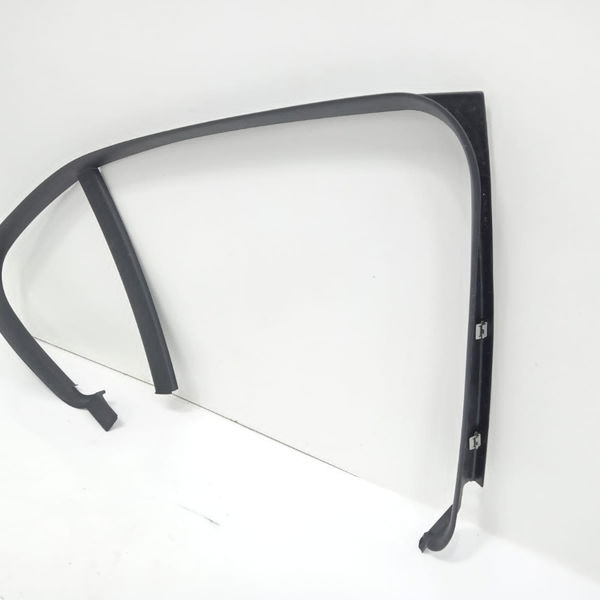 Acabamento Guarnição Porta Traseira Esquerda Bmw 120i 2016