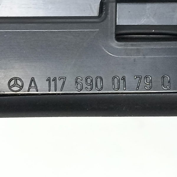Acabamento Externo Coluna Central Esq Mercedes Gla200 2018