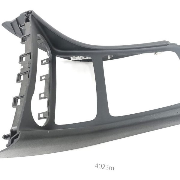 Moldura Console Central Mercedes Gla200 2018