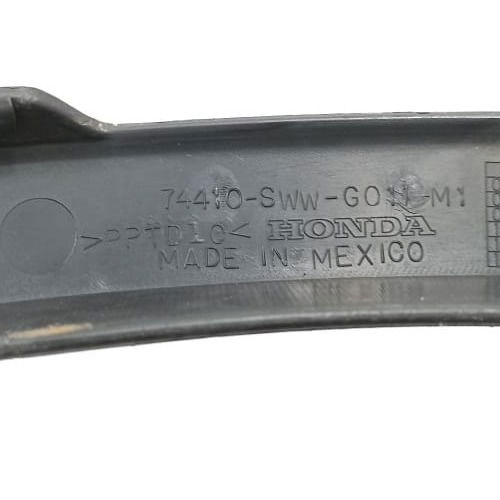 Aplique Paralama Traseiro Direito Honda Crv 2.0 4×2 2010