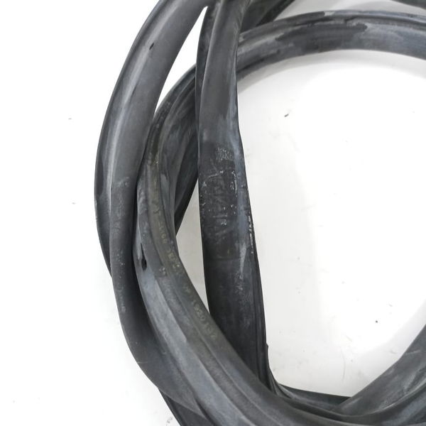 Borracha Vedação Porta Dianteira Esquerda Fiat Toro 2012