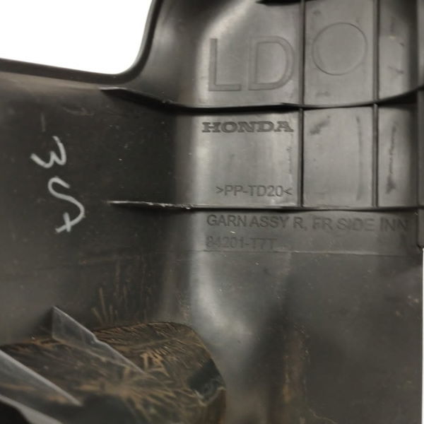 Soleira Interna Porta Dianteira Esquerda Honda Hrv 2016