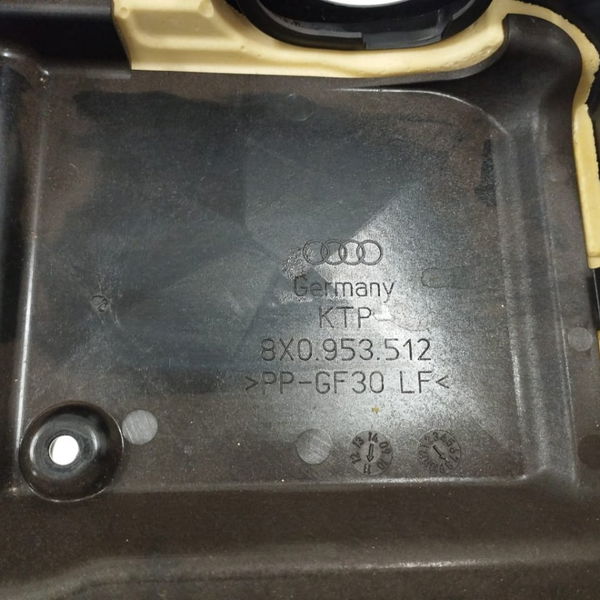 Acabamento Inferior Coluna Direção Audi A1 Tfsi 1.4 2012