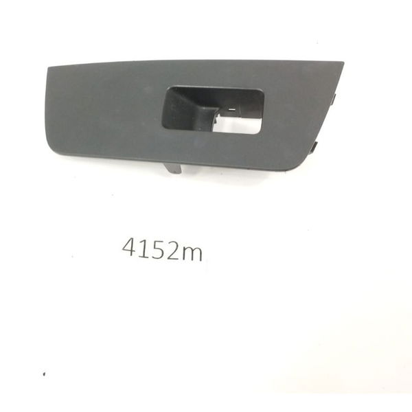 Moldura Botão Vidro Dianteiro Direito Audi A1 1.4 Tfsi 2012