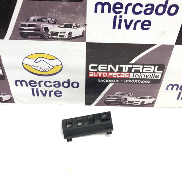 Moldura Usb E Auxiliar Com Tomada Painel Hrv 2018