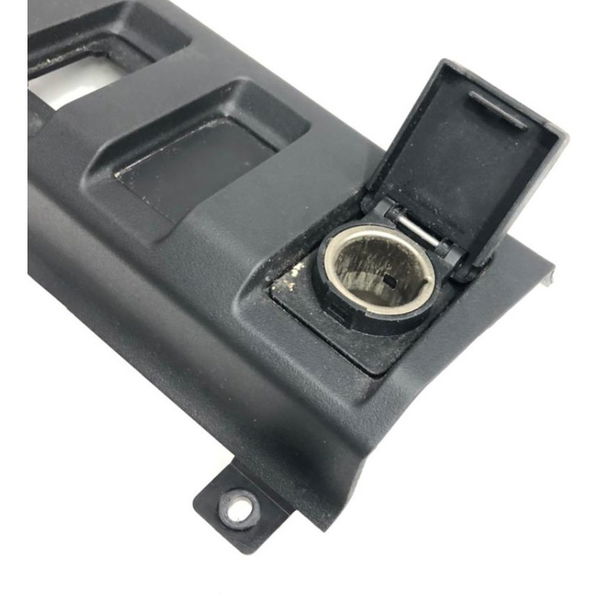 Moldura Usb E Auxiliar Com Tomada Painel Hrv 2018